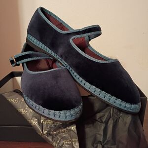 Elegant Velvet Mary Jane Flats in Navy